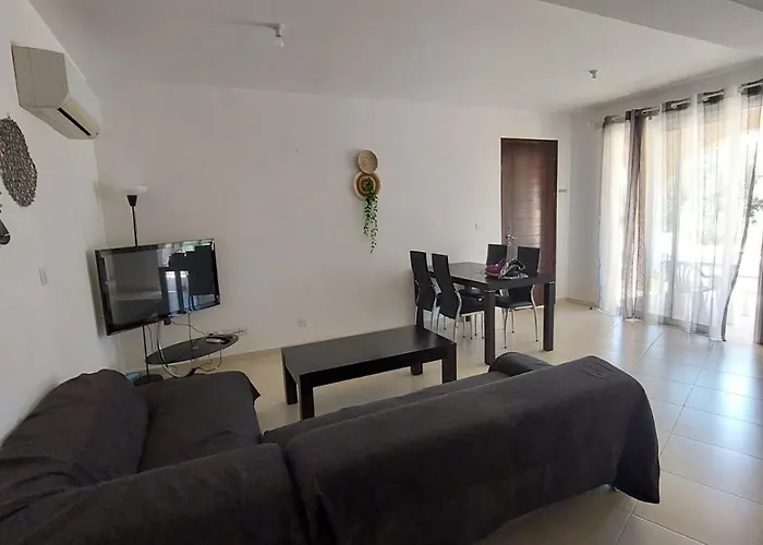 Afrodite Village Court Apt. 43 アパート Polis